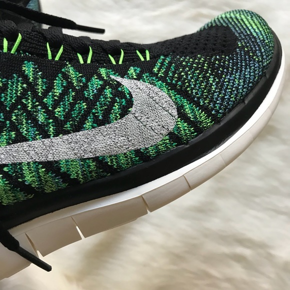 Nike Free 4.0 Flyknit Sneakers - Picture 6 of 6